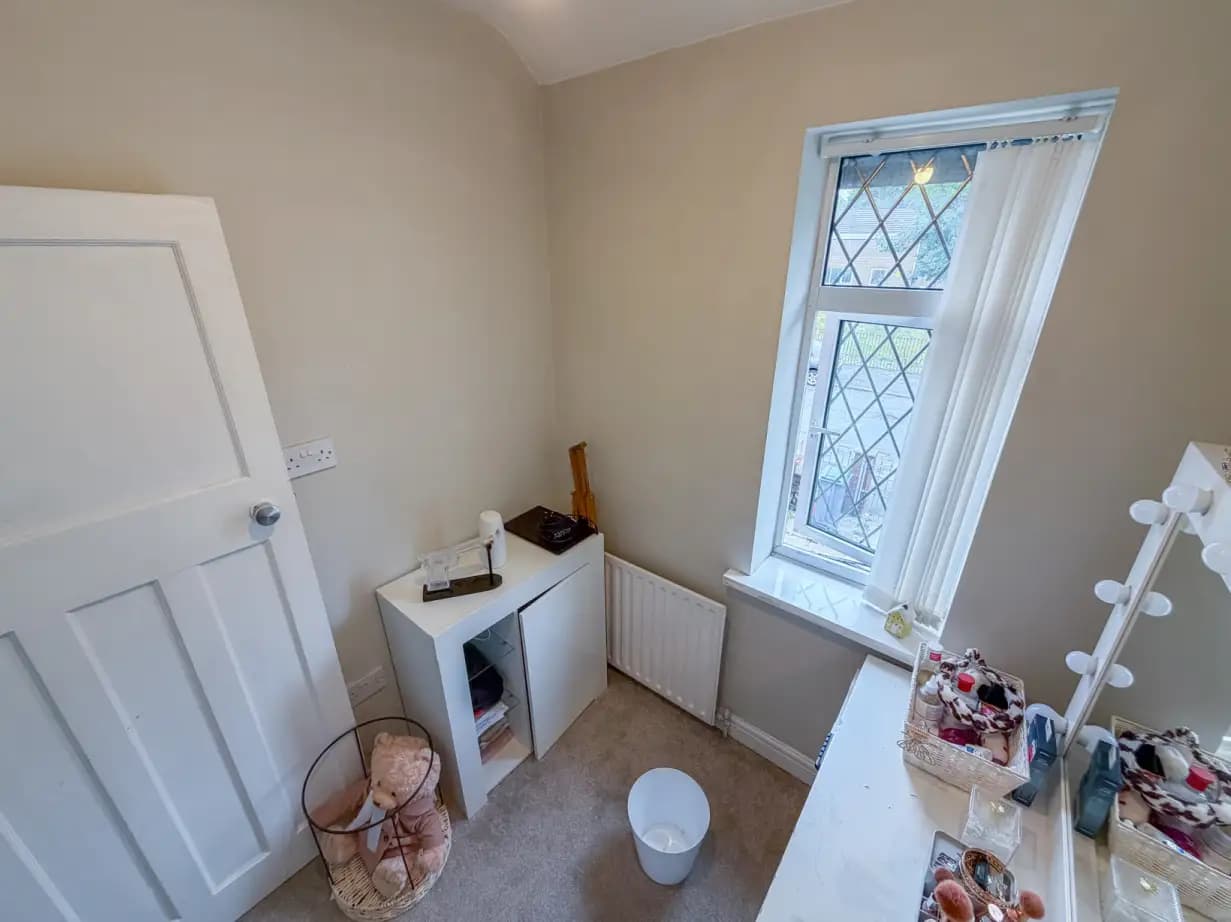 property photo 23 of 33