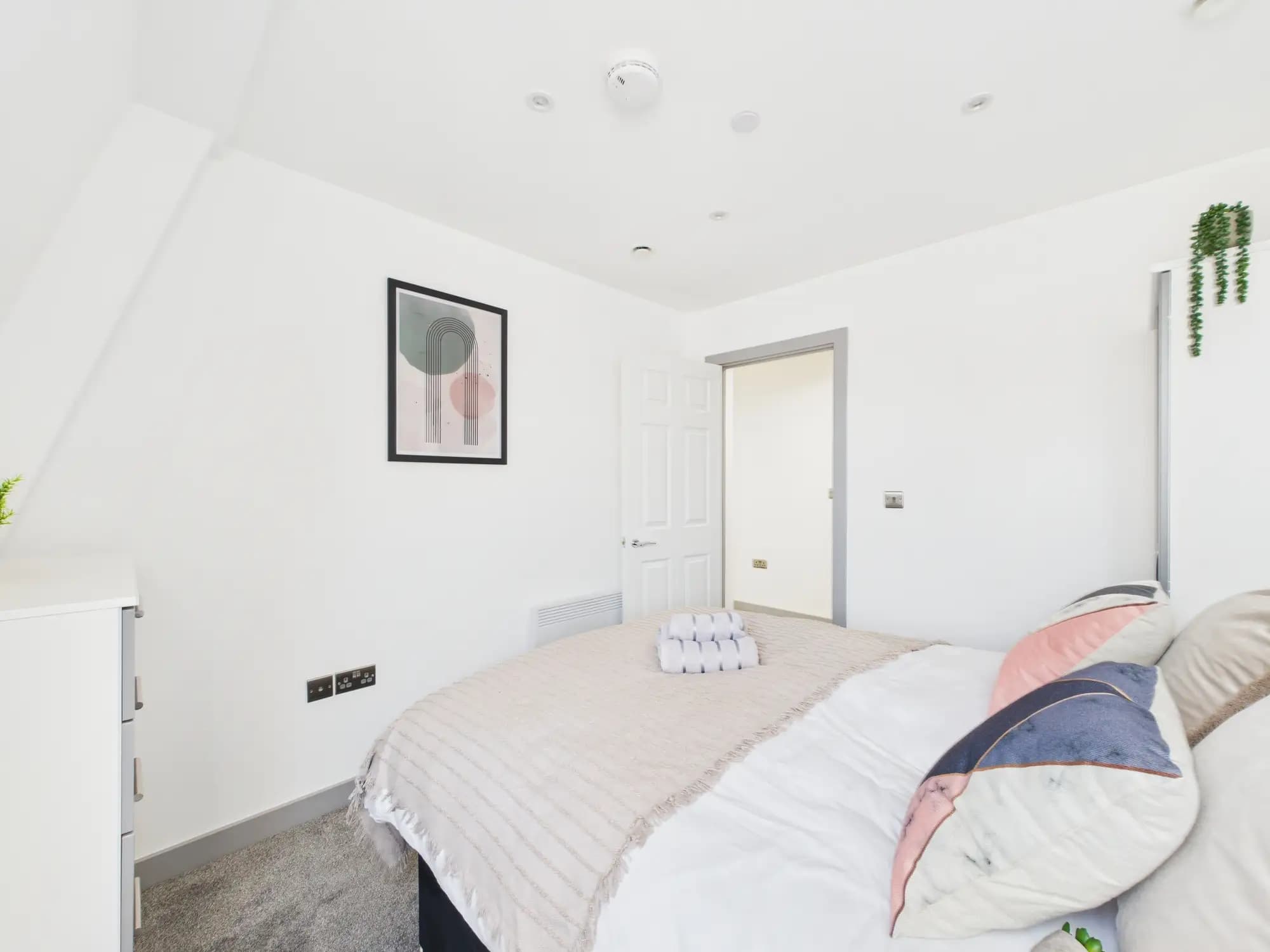 property photo 6 of 8