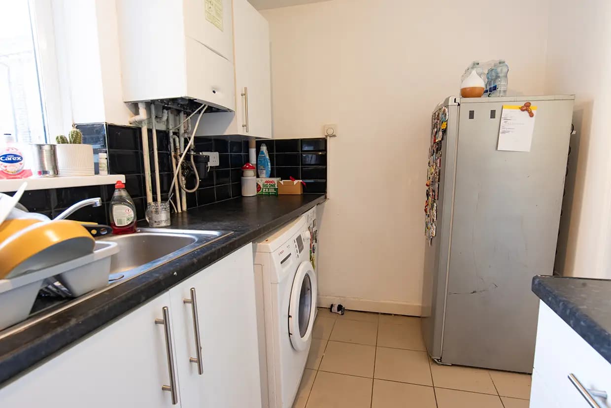 property photo 6 of 17