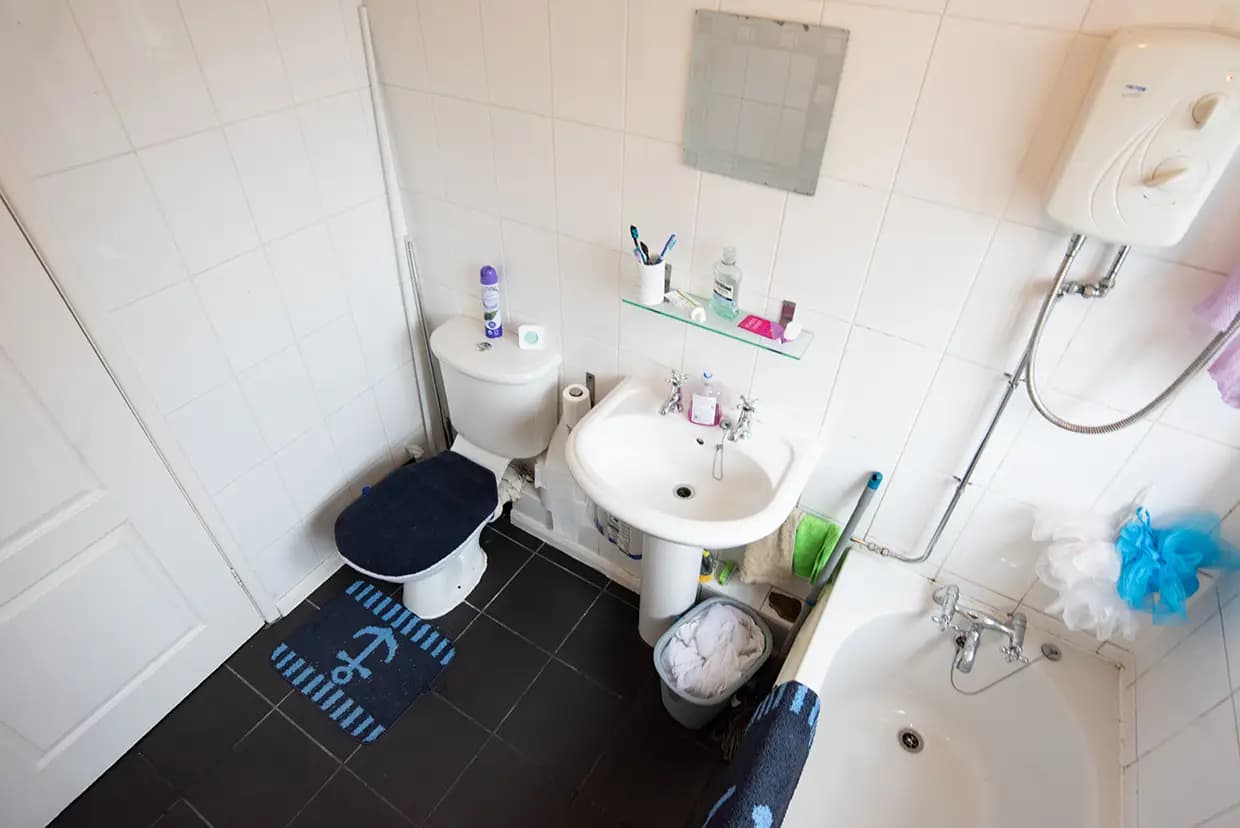 property photo 9 of 16