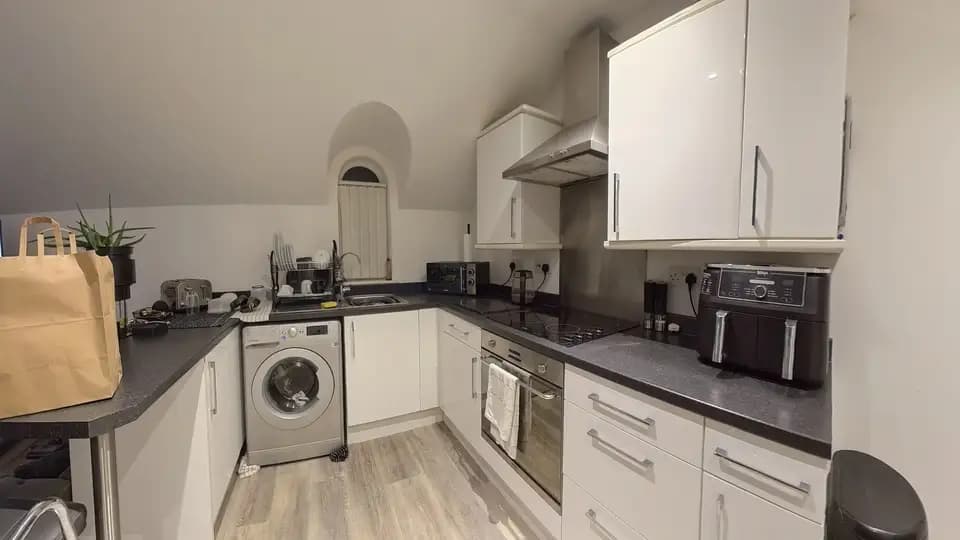 property photo 4 of 26