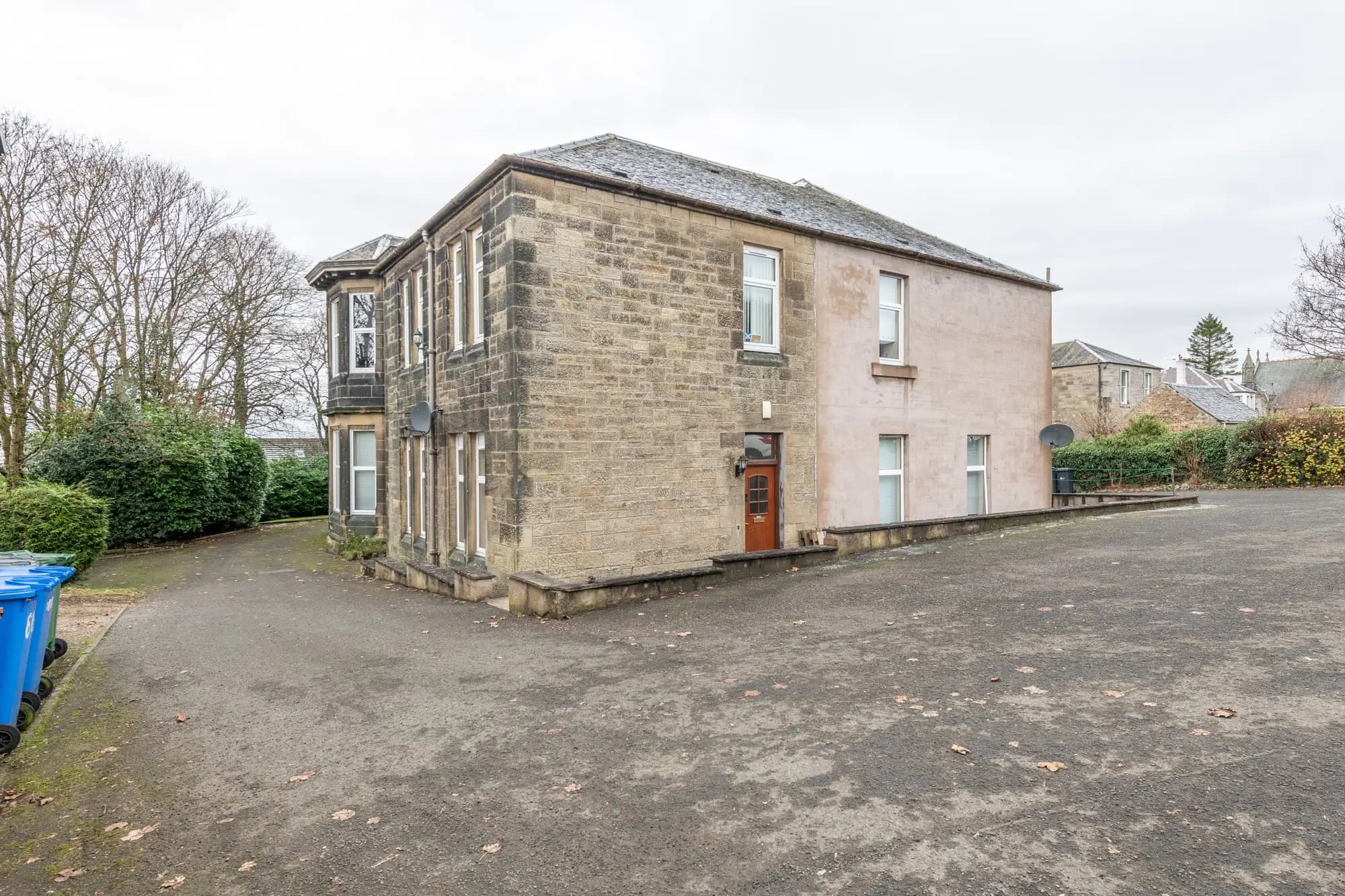 property photo 27 of 30