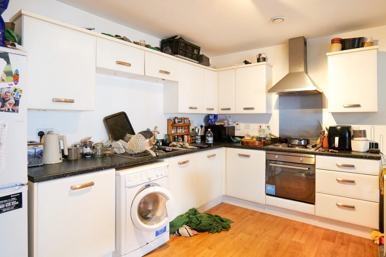 property photo 5 of 18