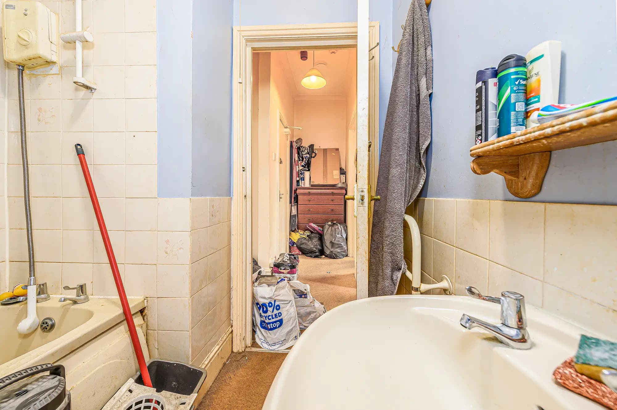 property photo 6 of 12