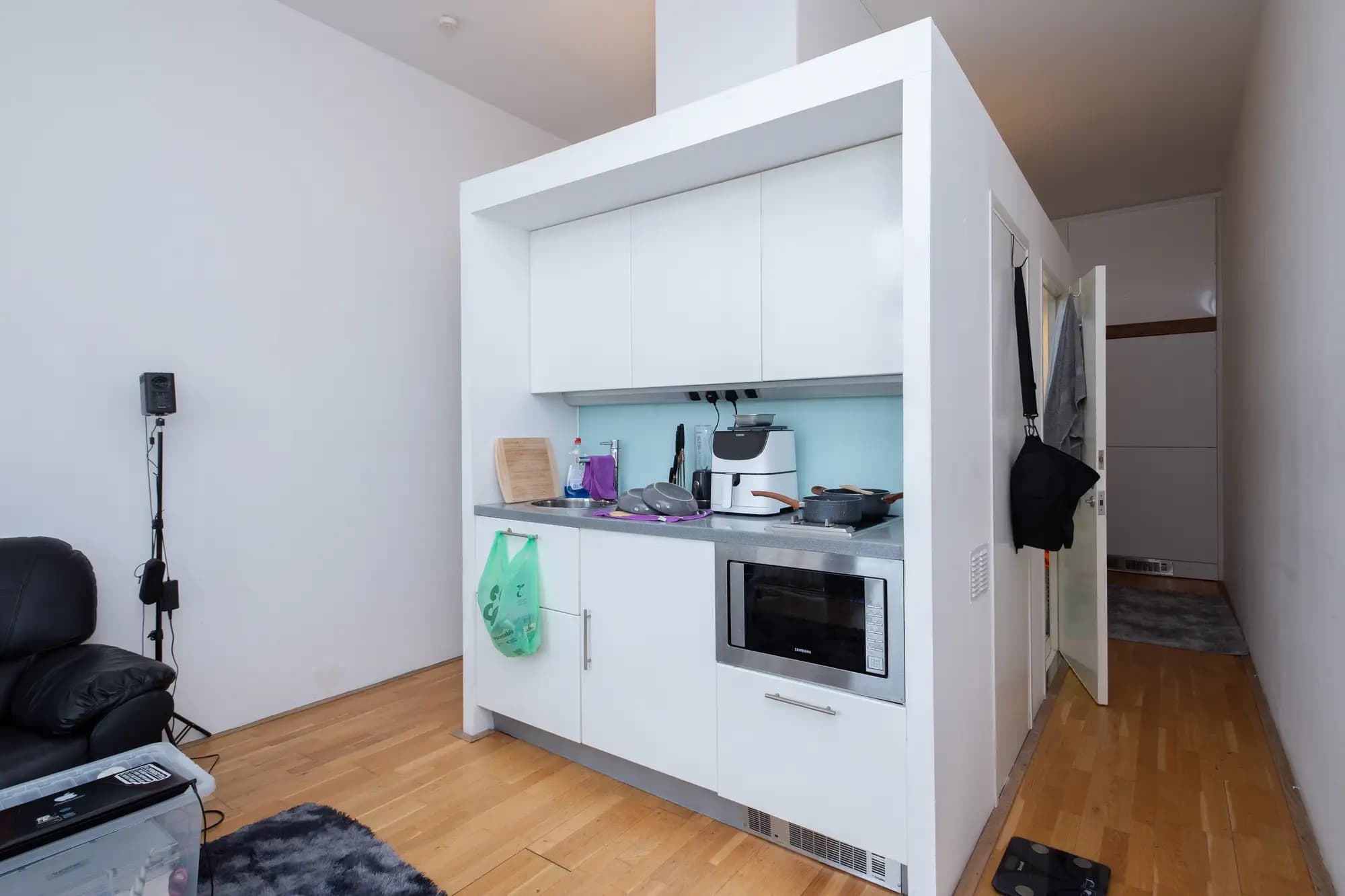 property photo 7 of 20