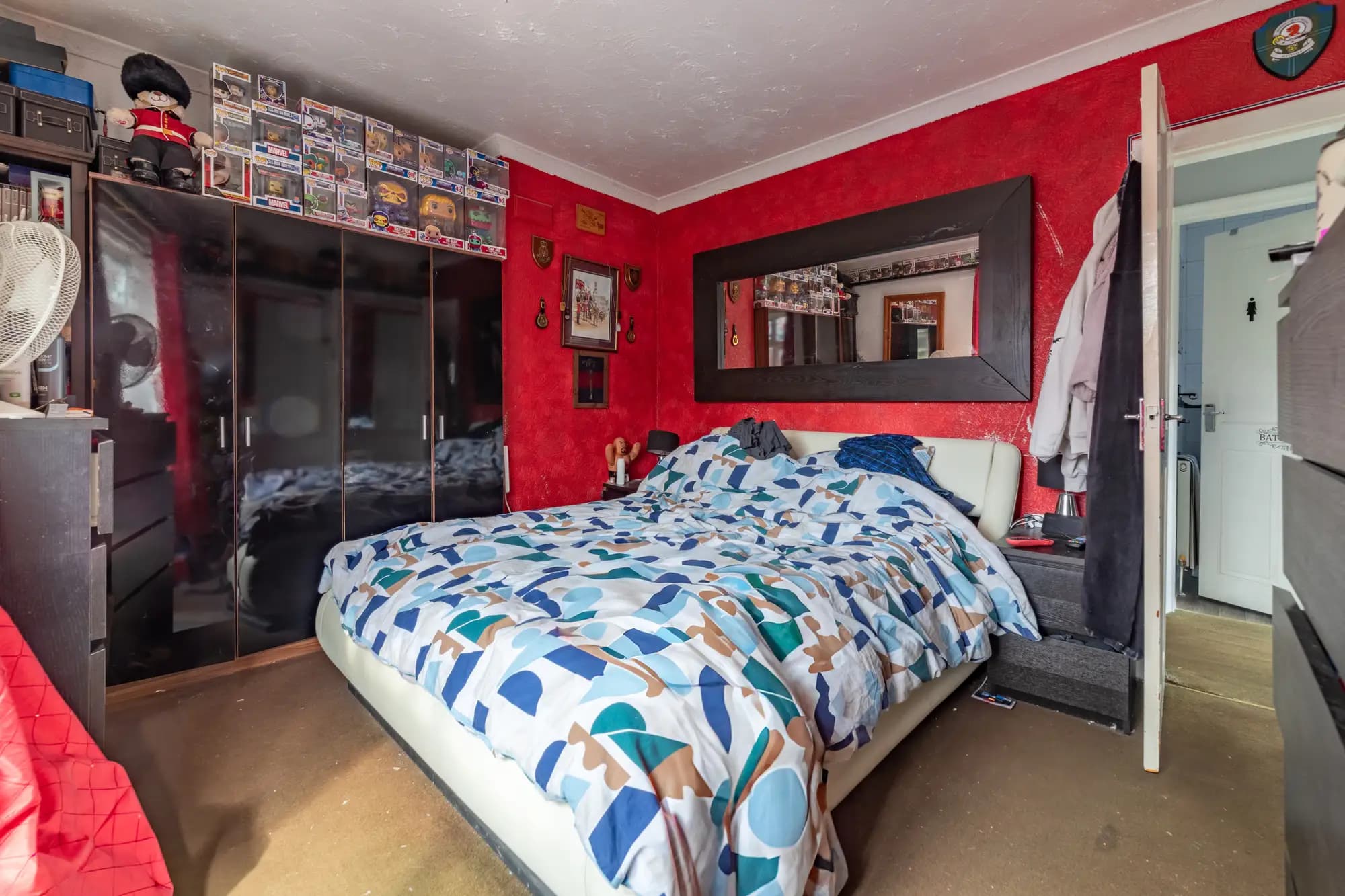 property photo 11 of 18