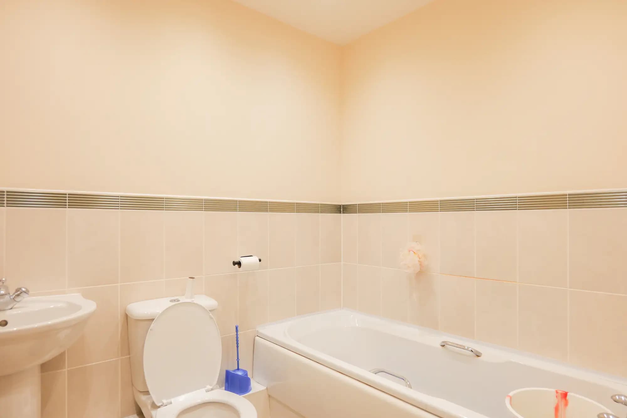 property photo 9 of 24