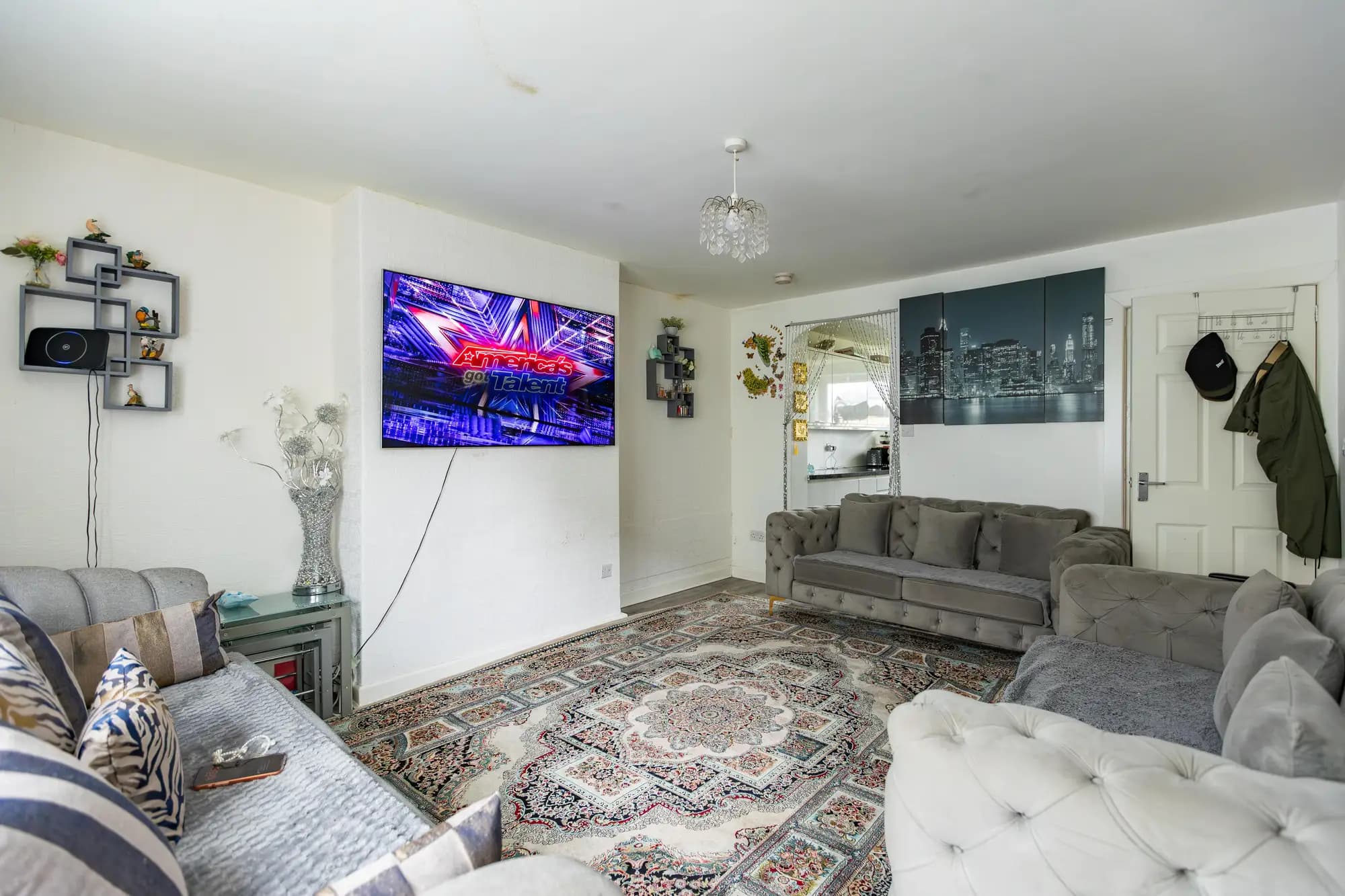 property photo 4 of 17
