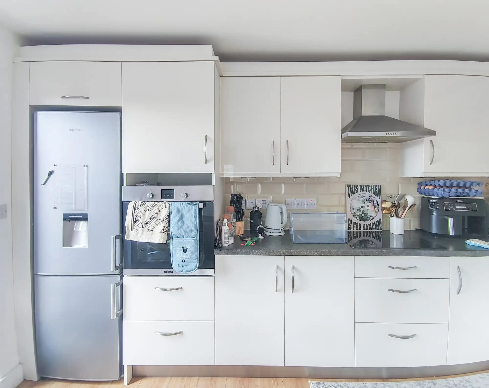 property photo 4 of 15