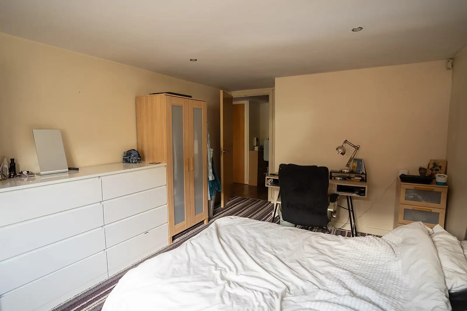 property photo 6 of 8