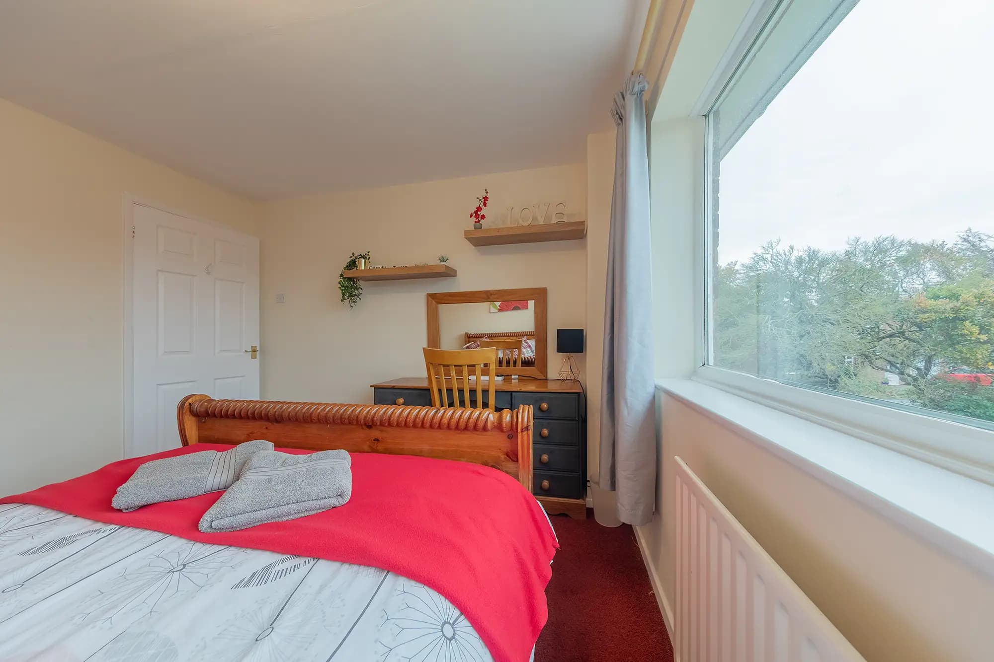 property photo 13 of 32