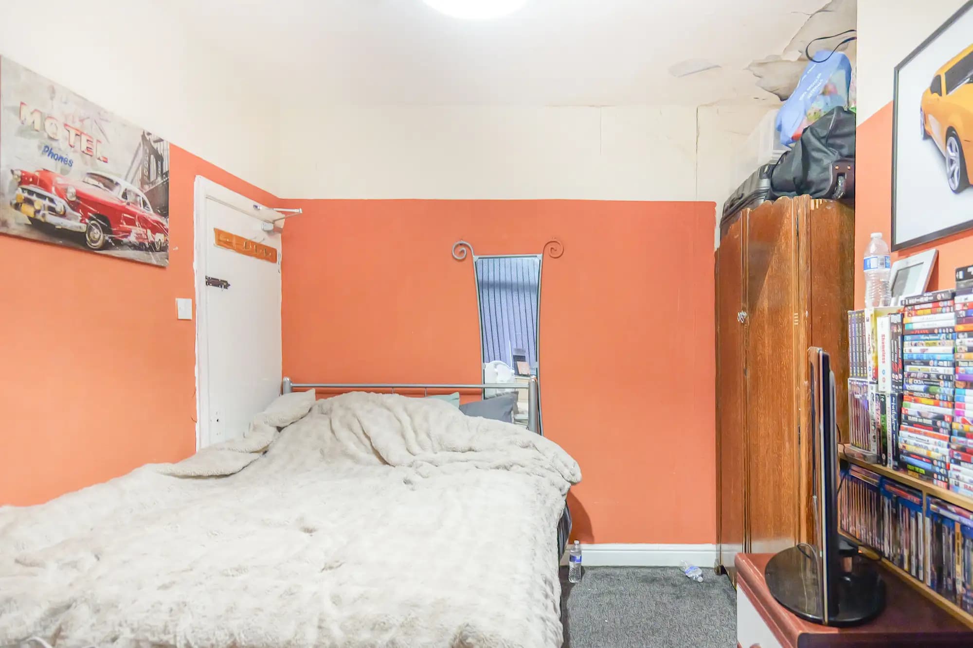 property photo 13 of 28