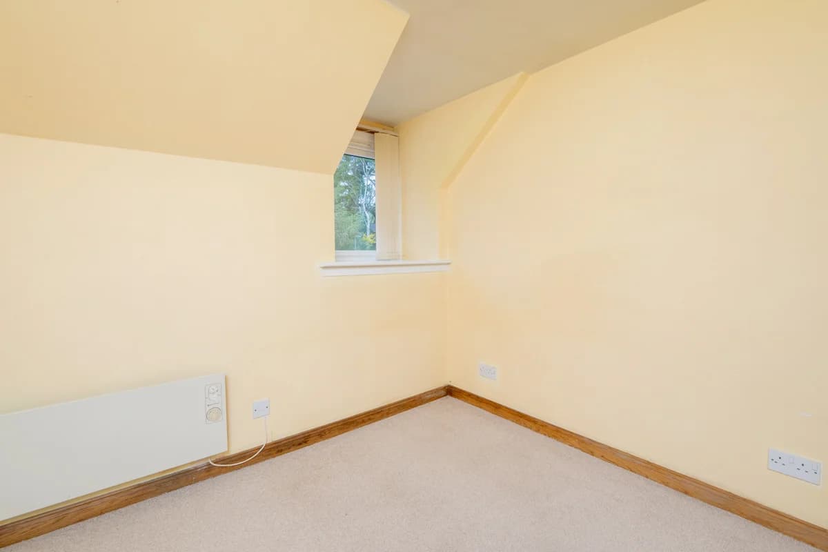 property photo 16 of 27