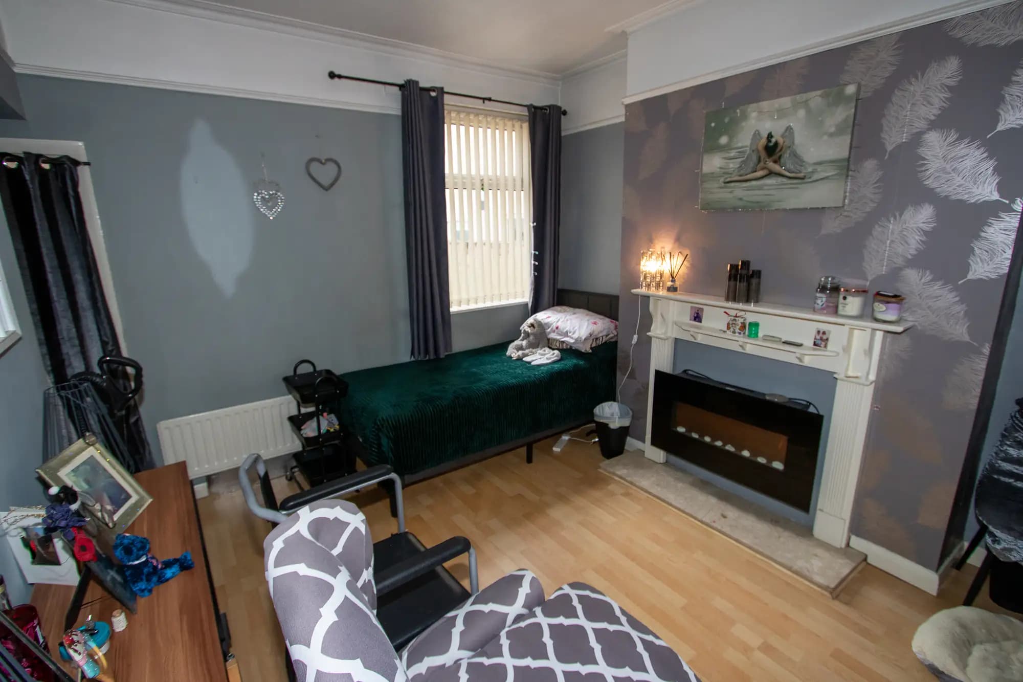 property photo 5 of 17