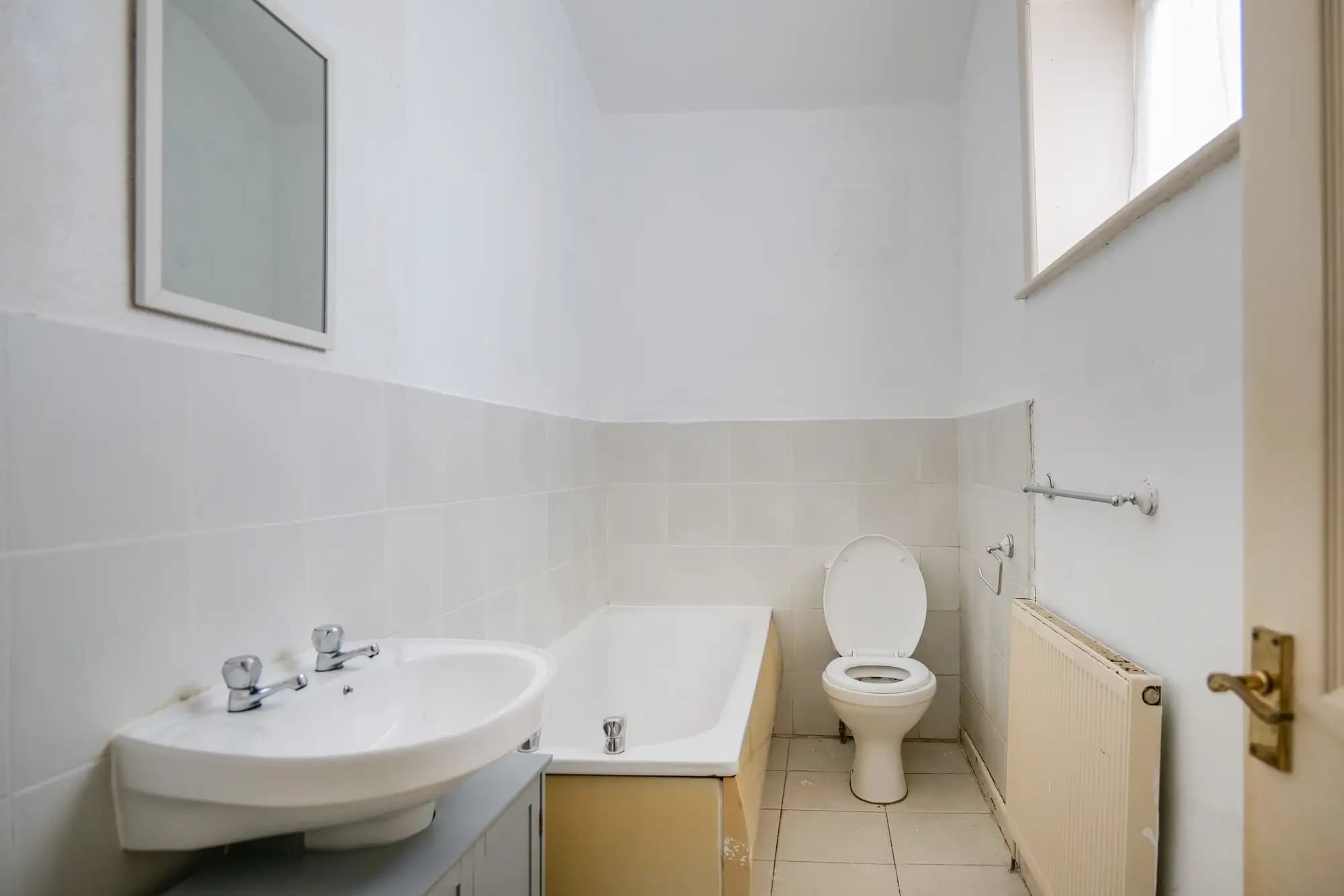 property photo 6 of 15