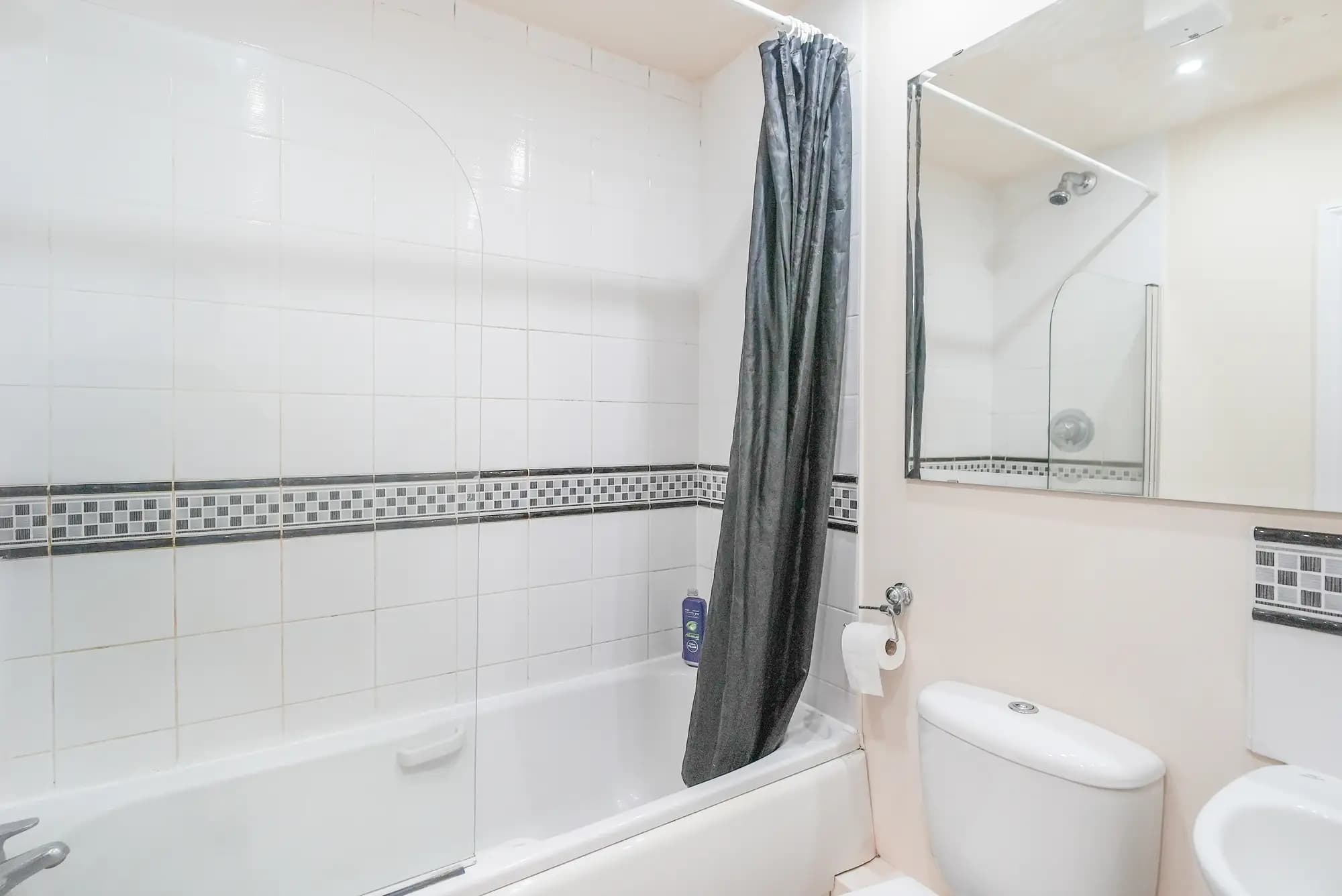 property photo 7 of 17