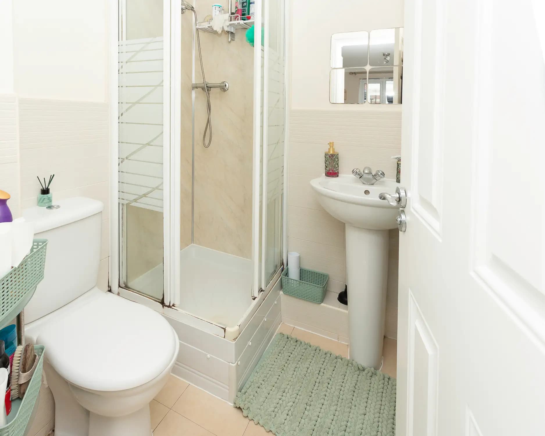 property photo 10 of 17