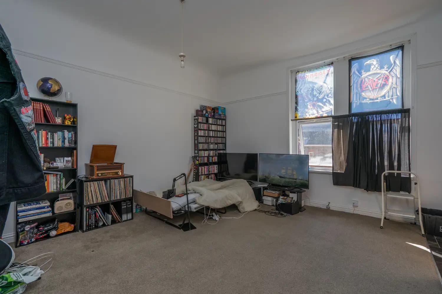 property photo 5 of 12