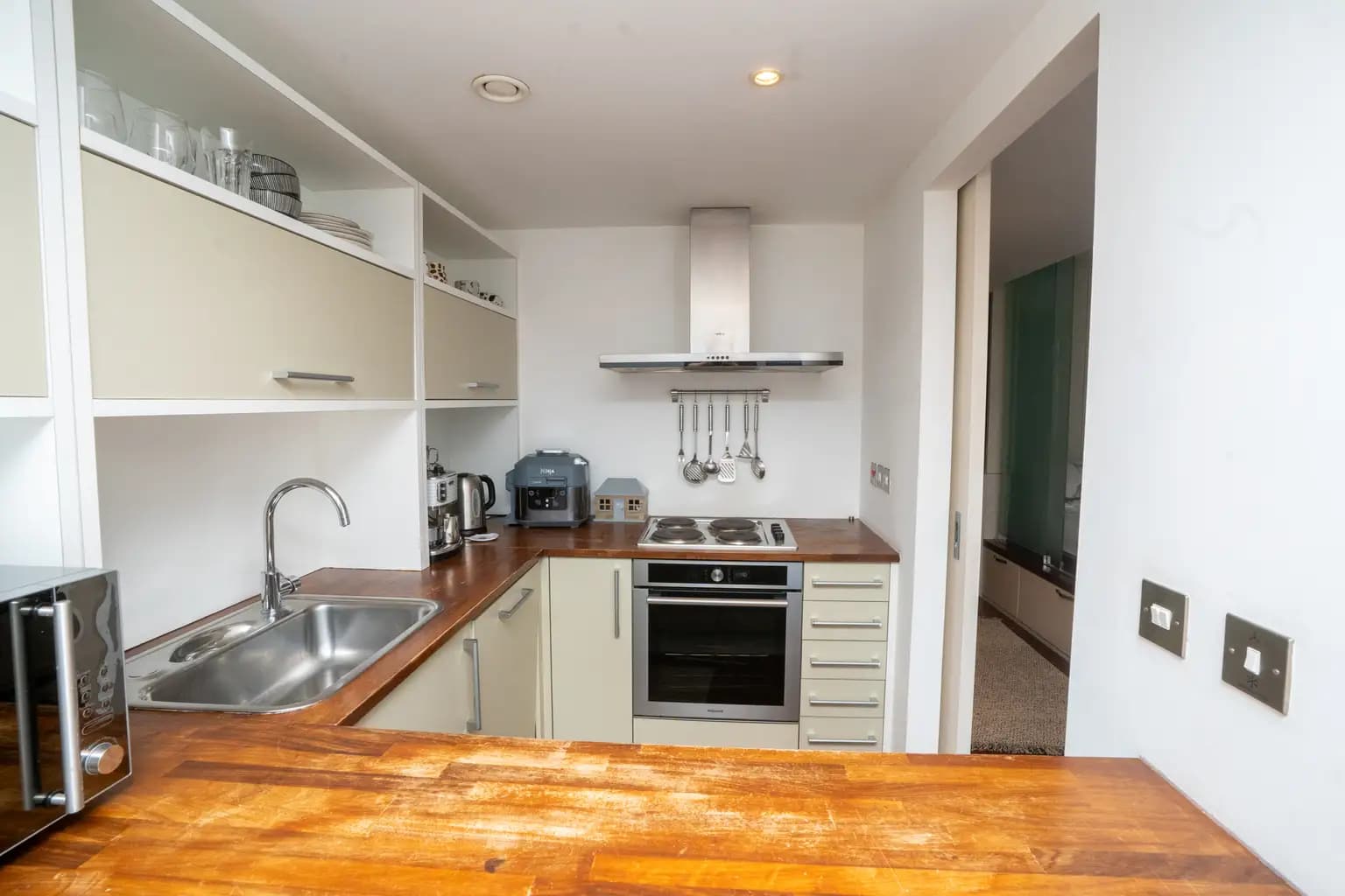 property photo 6 of 17