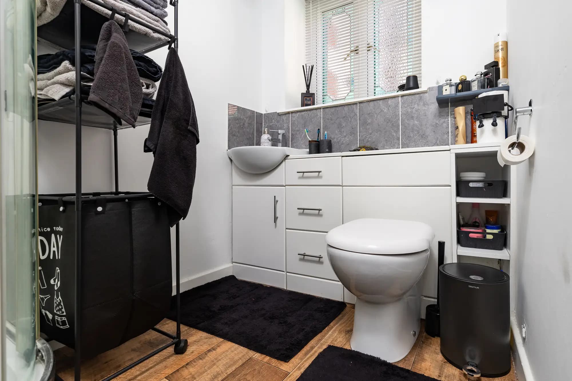 property photo 8 of 16