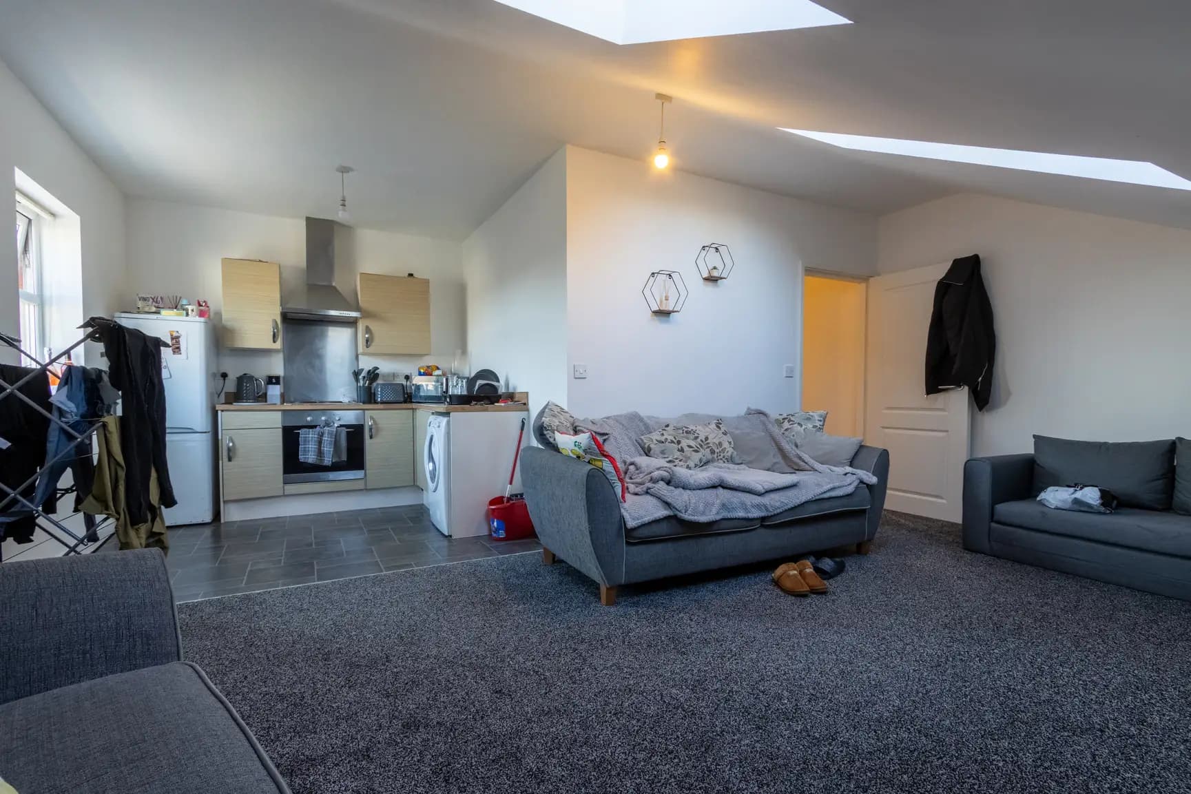 property photo 5 of 15