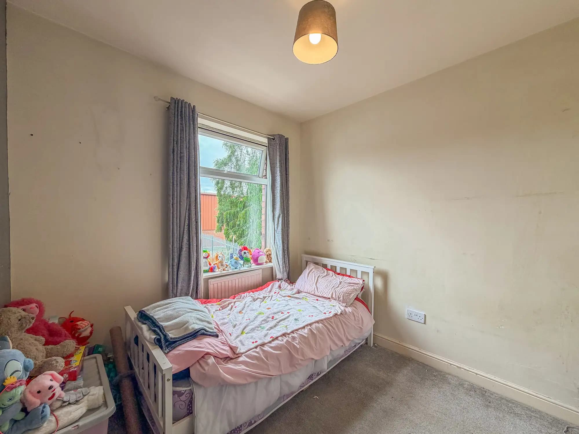 property photo 11 of 18