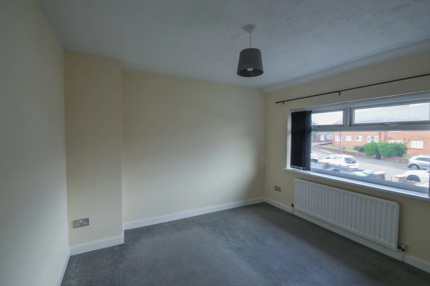 property photo 8 of 16