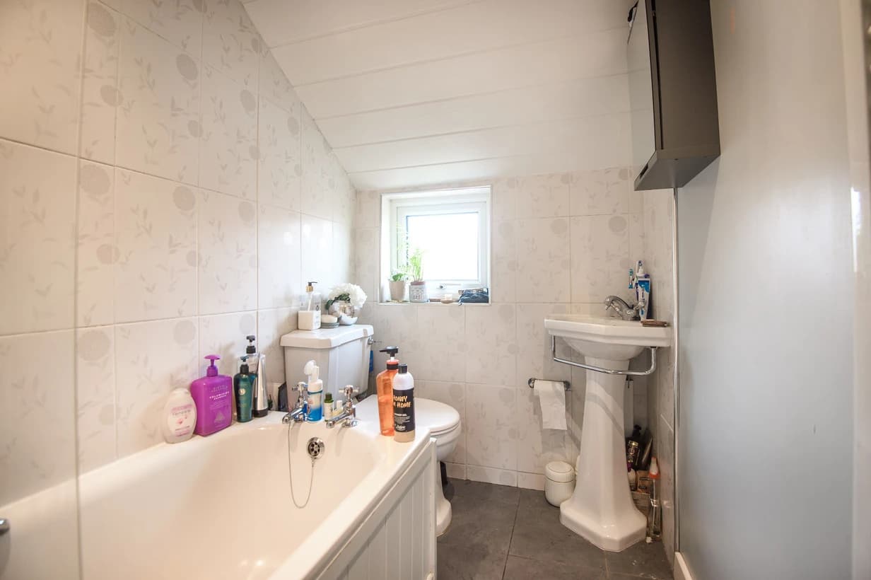 property photo 8 of 24