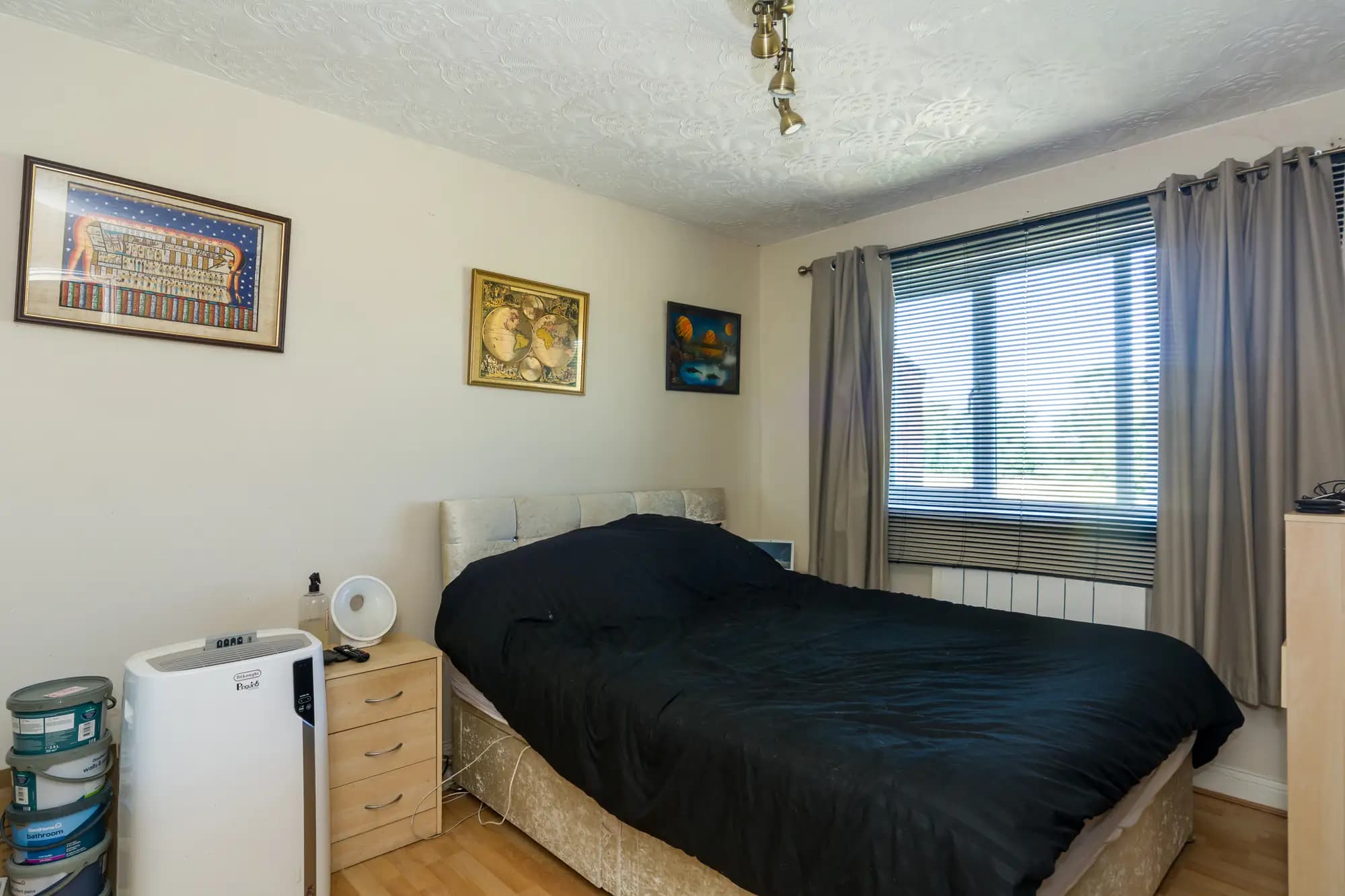 property photo 13 of 28