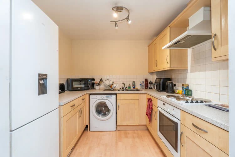 property photo 6 of 32