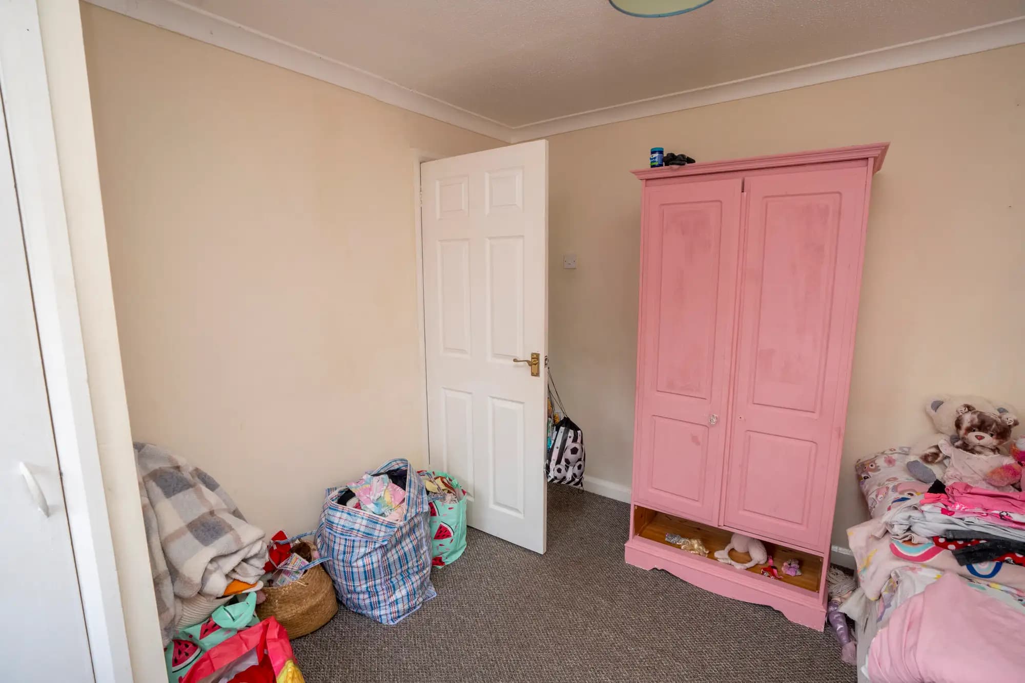 property photo 17 of 28