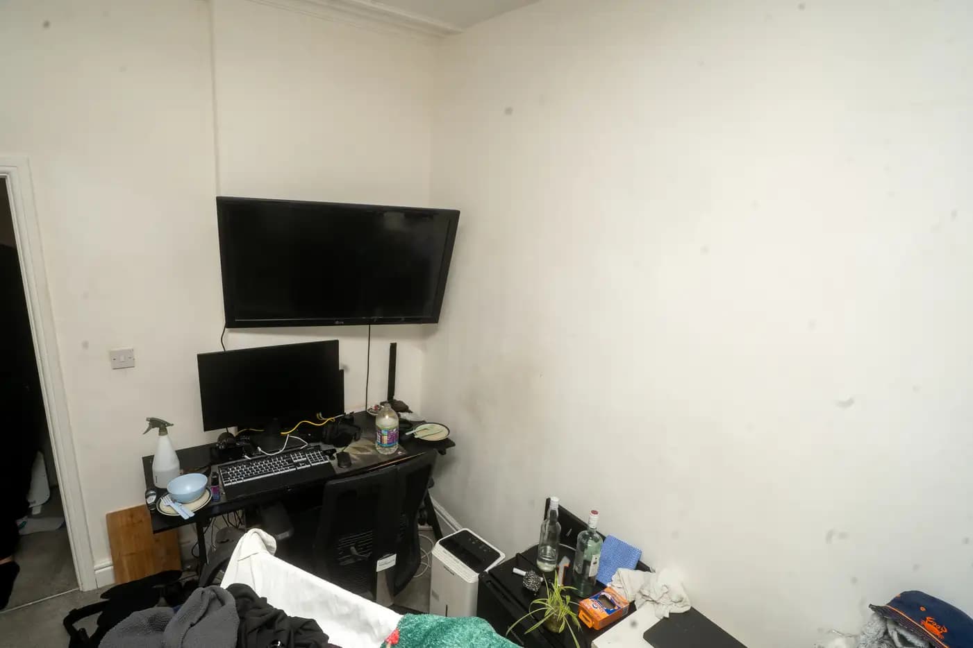 property photo 6 of 22
