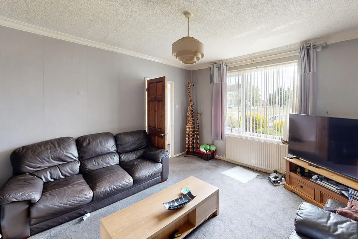 property photo 4 of 38