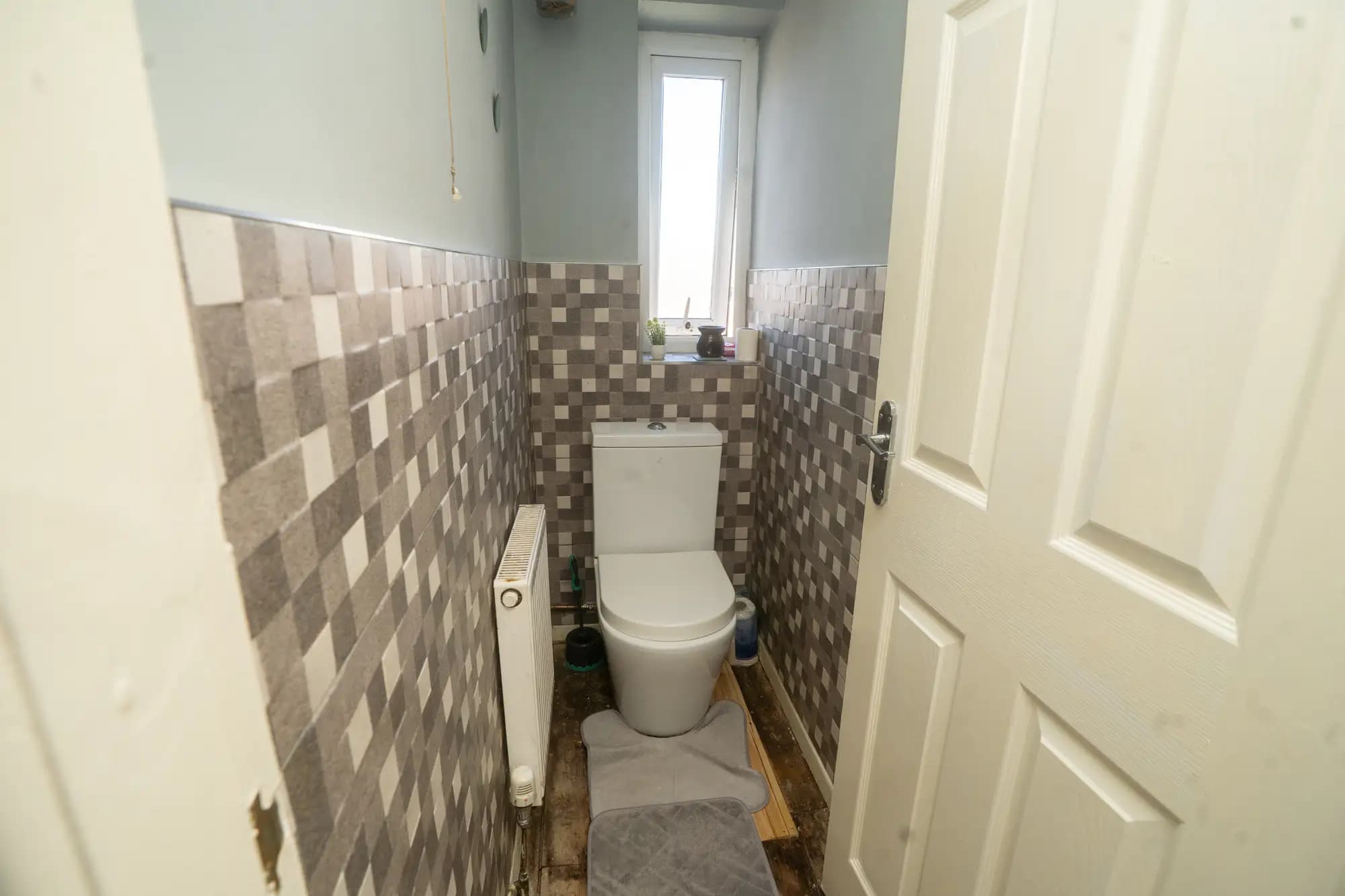 property photo 10 of 17
