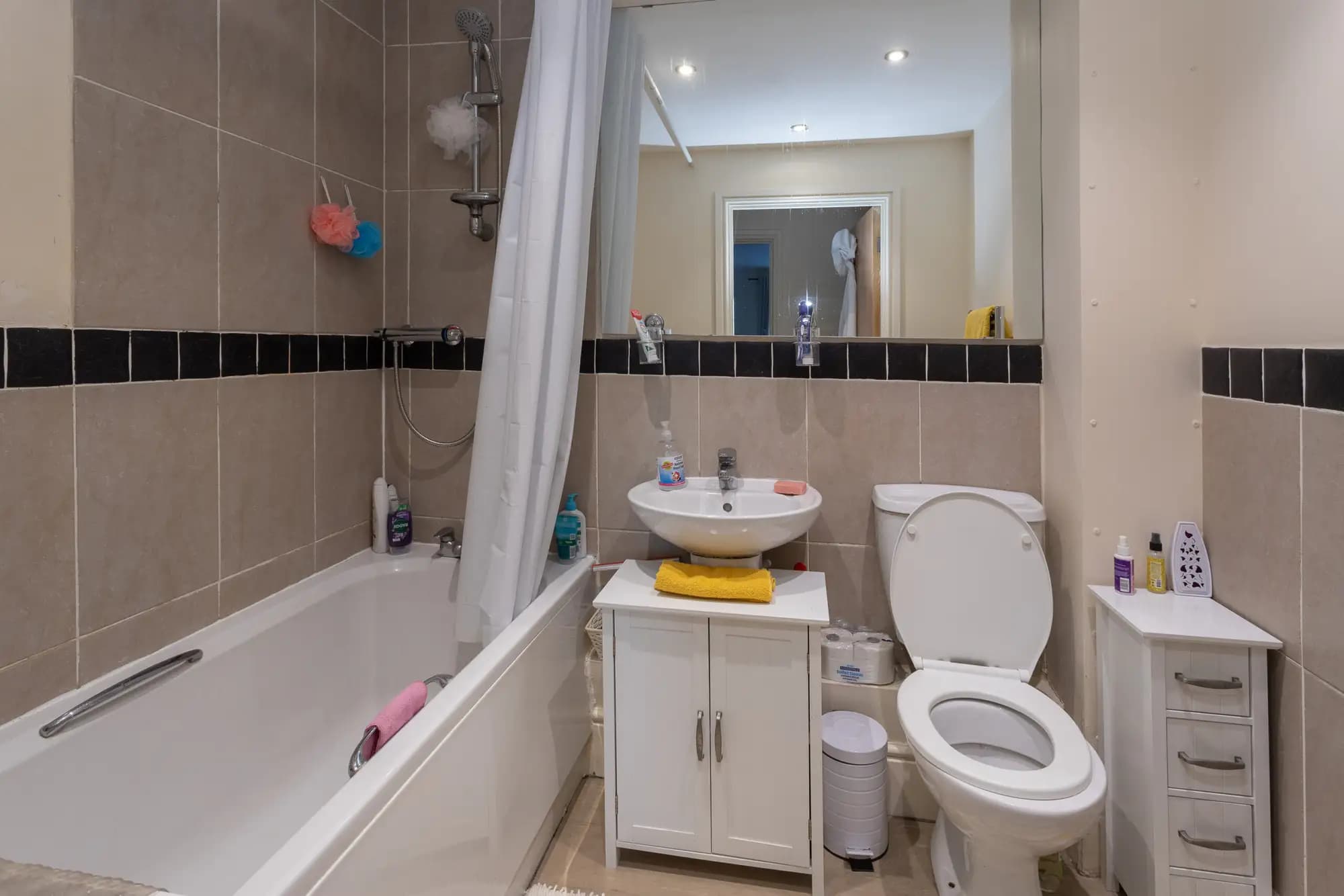 property photo 8 of 16