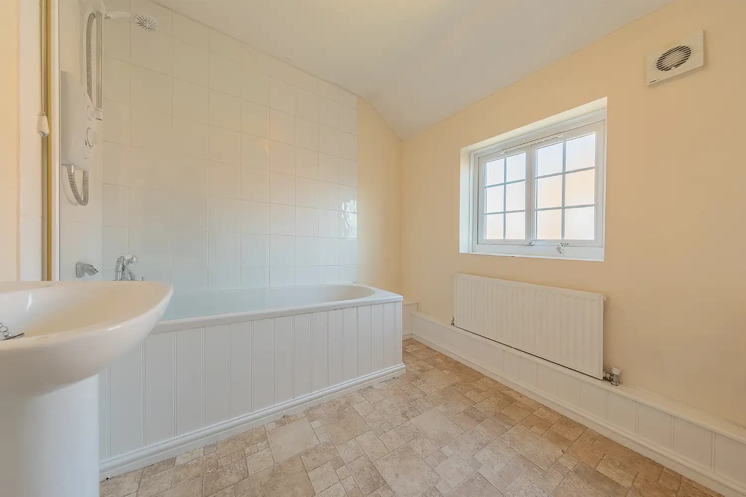 property photo 11 of 24