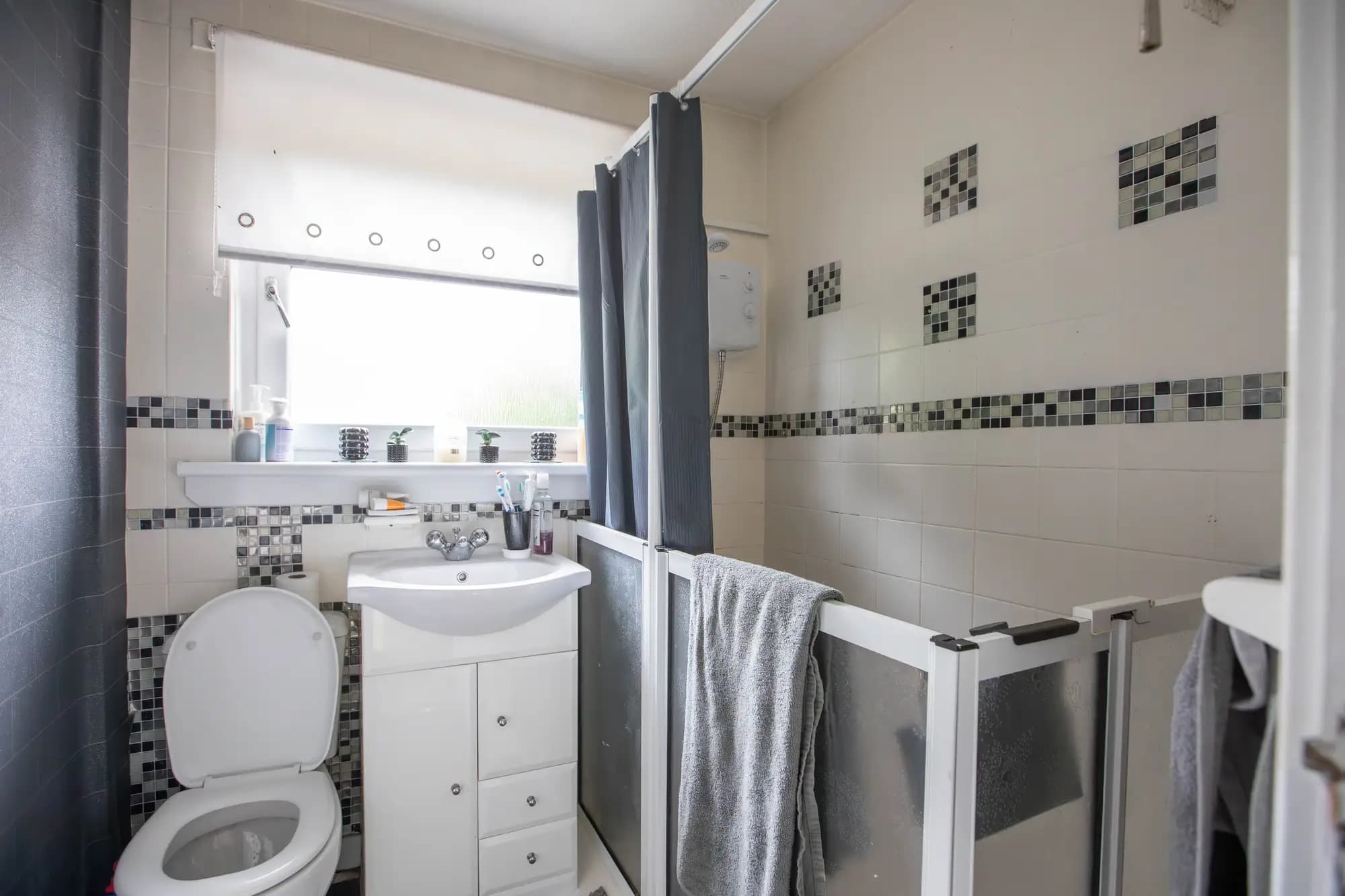 property photo 12 of 33