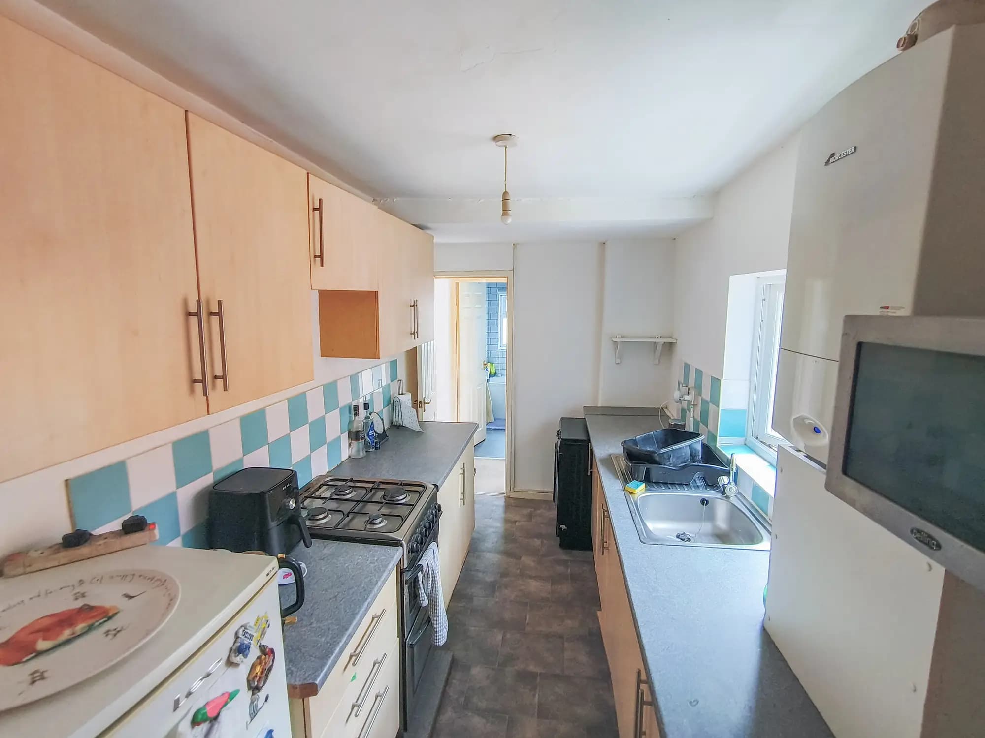 property photo 5 of 14