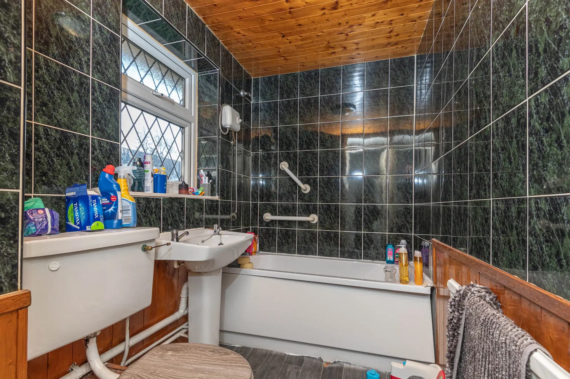 property photo 8 of 19