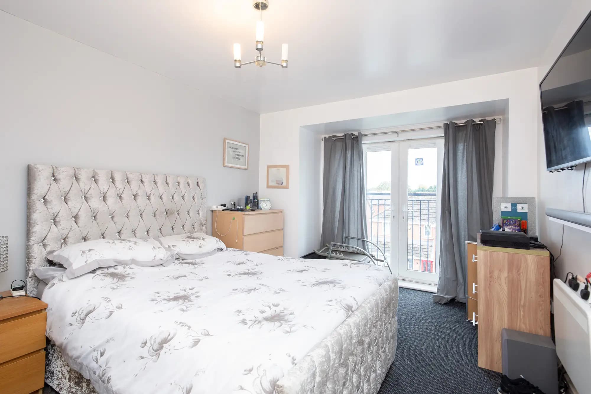 property photo 7 of 18