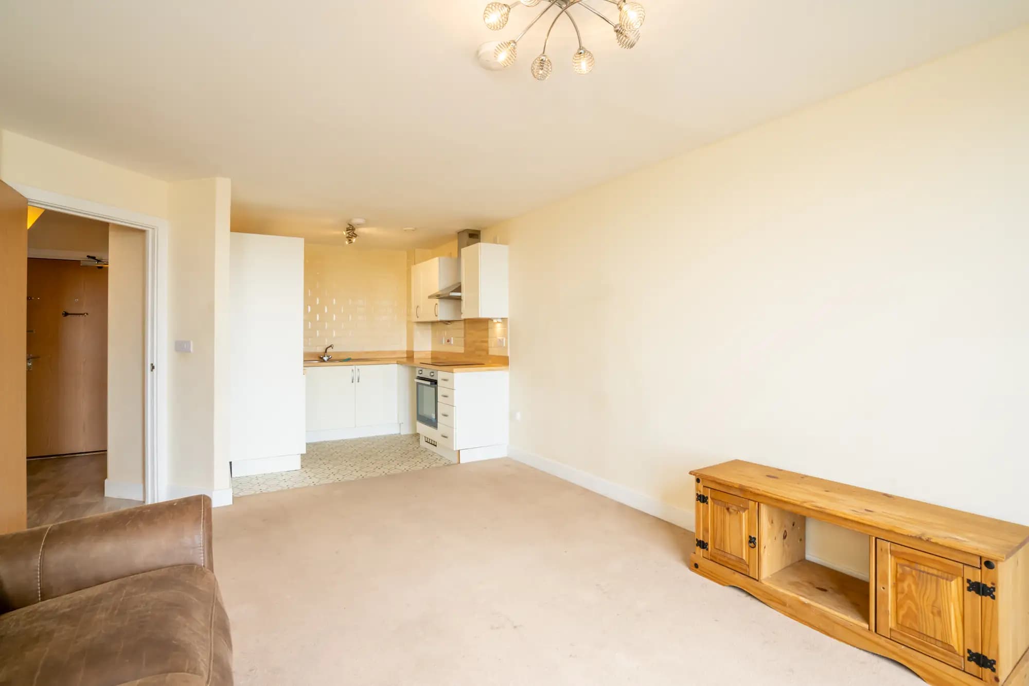 property photo 5 of 22