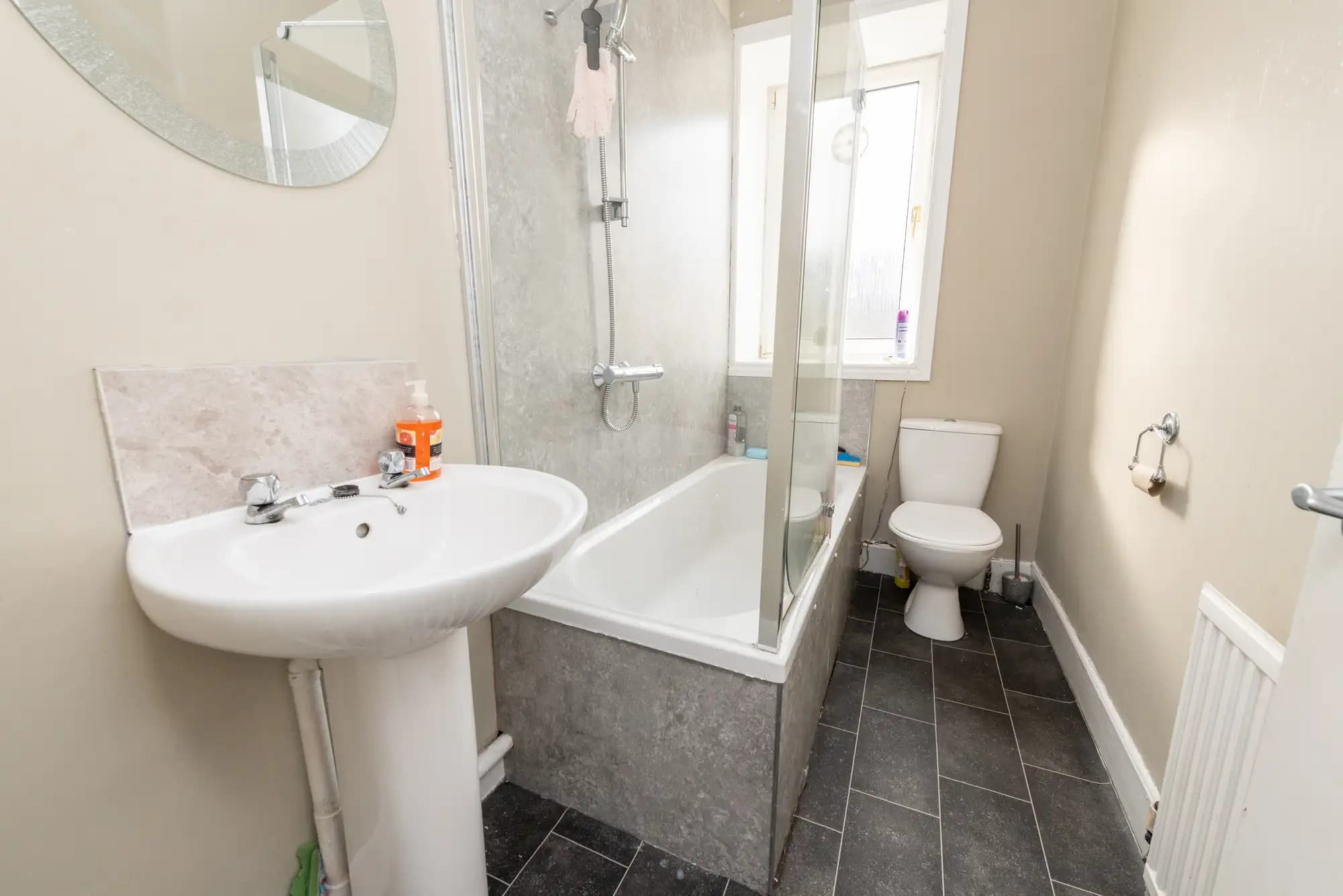 property photo 8 of 20