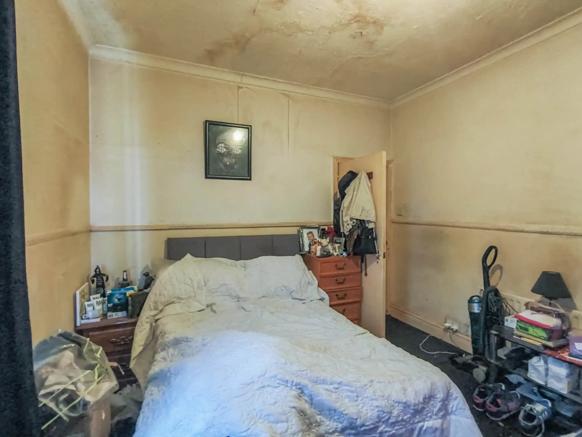 property photo 8 of 16