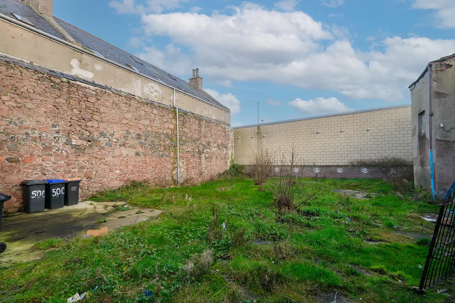 property photo 6 of 18