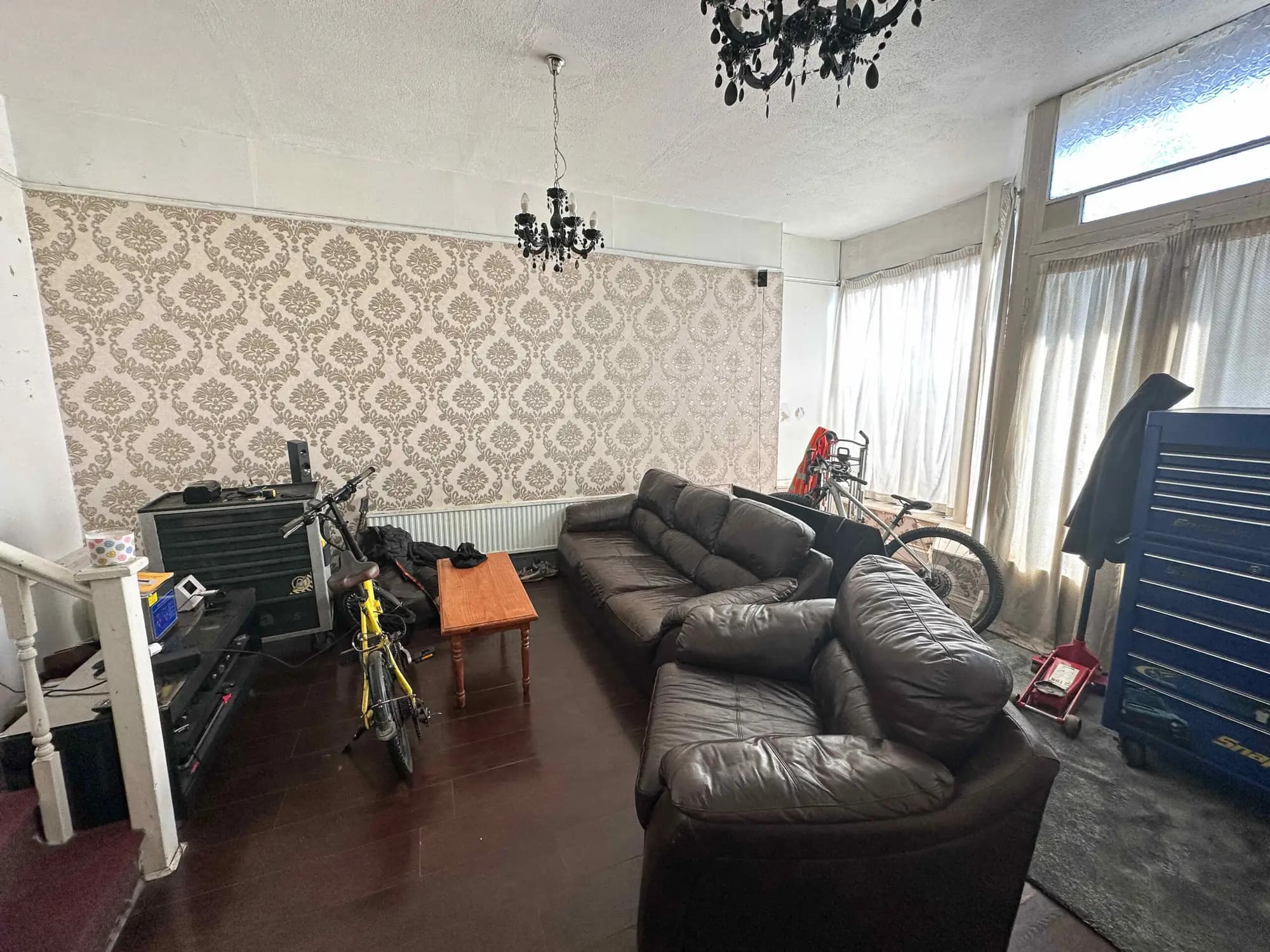 property photo 5 of 16