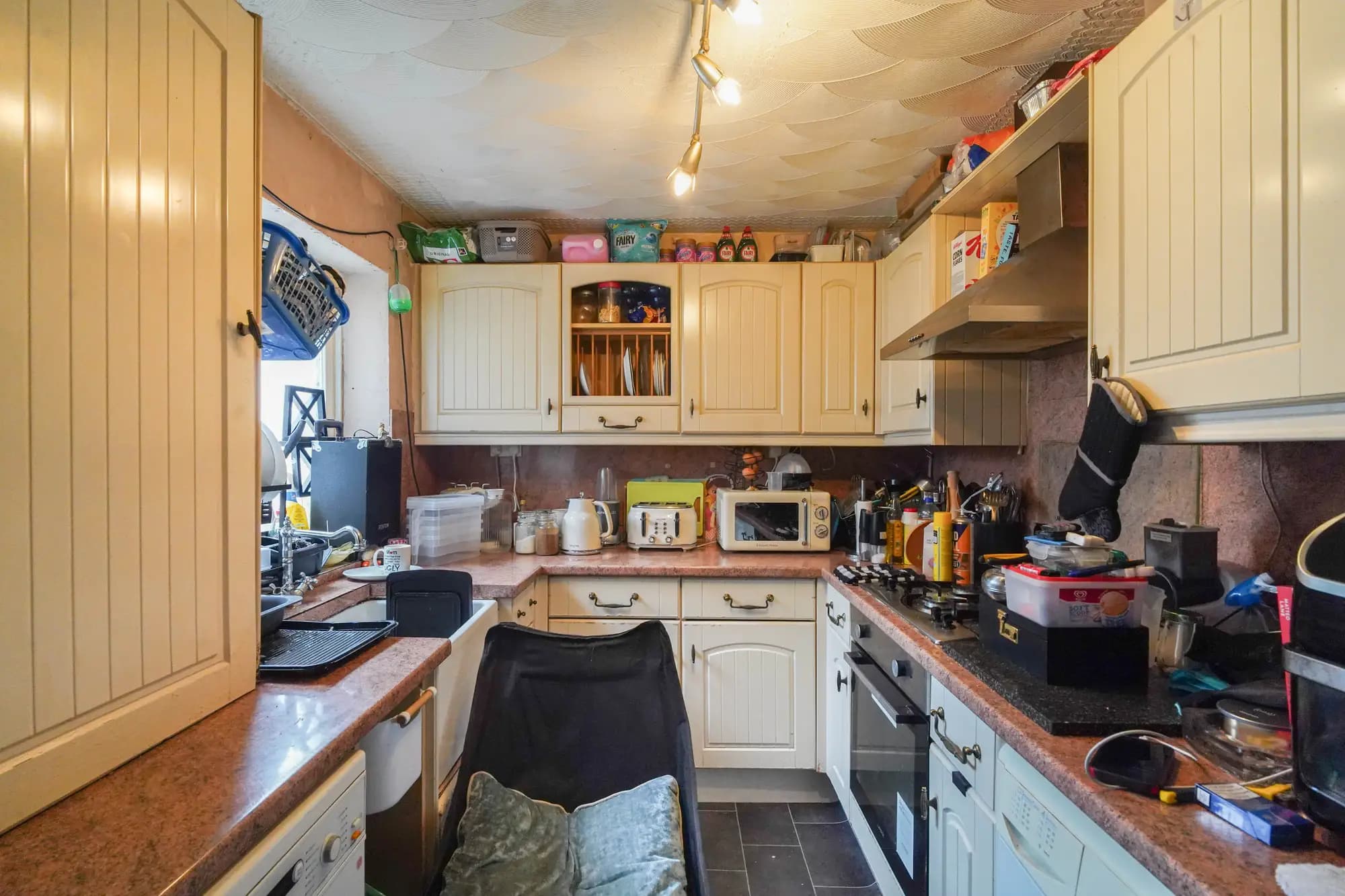 property photo 6 of 18