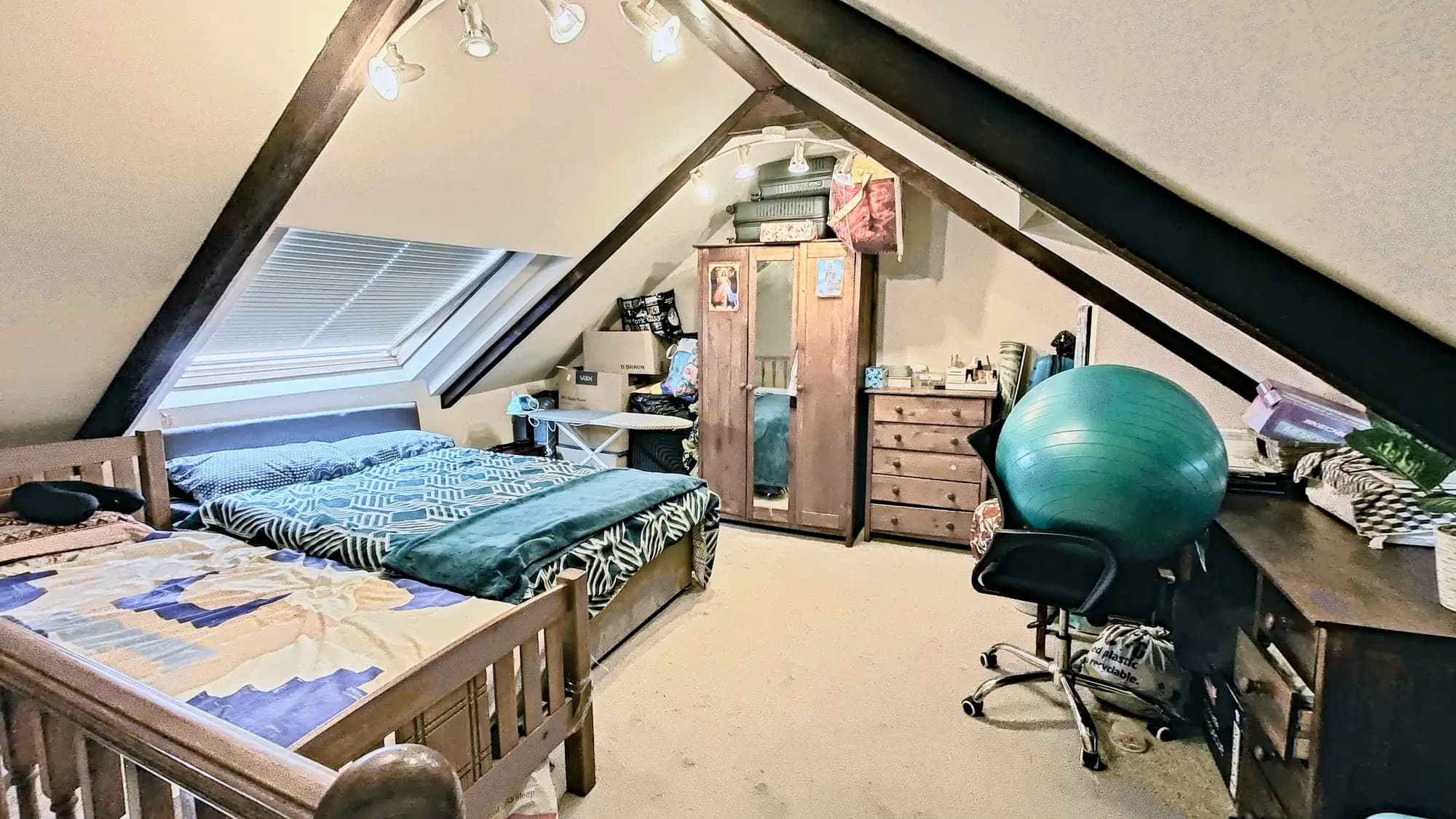 property photo 12 of 25