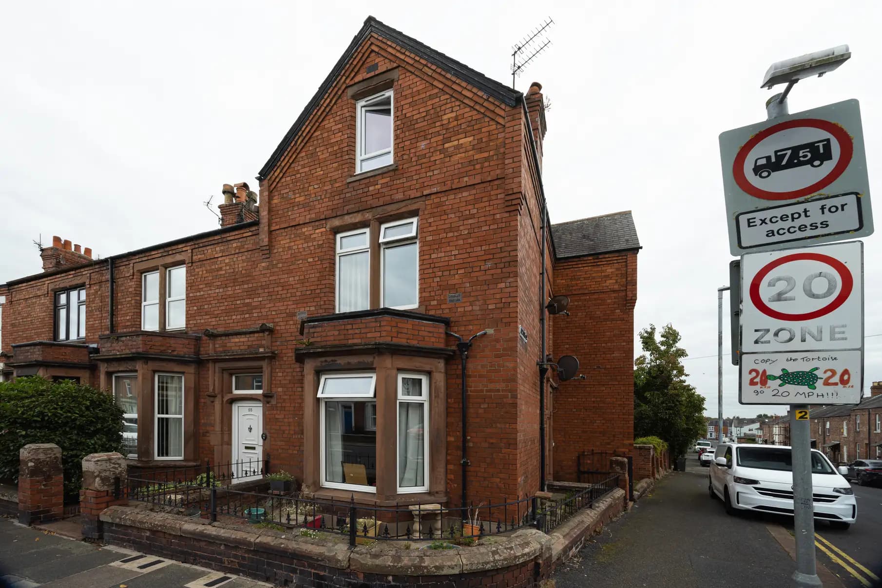 property photo 16 of 21