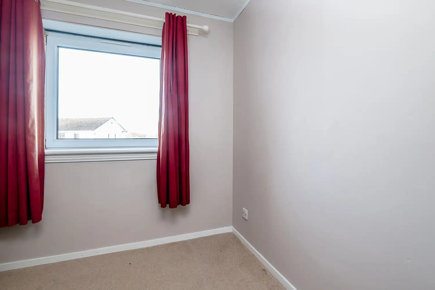 property photo 12 of 19