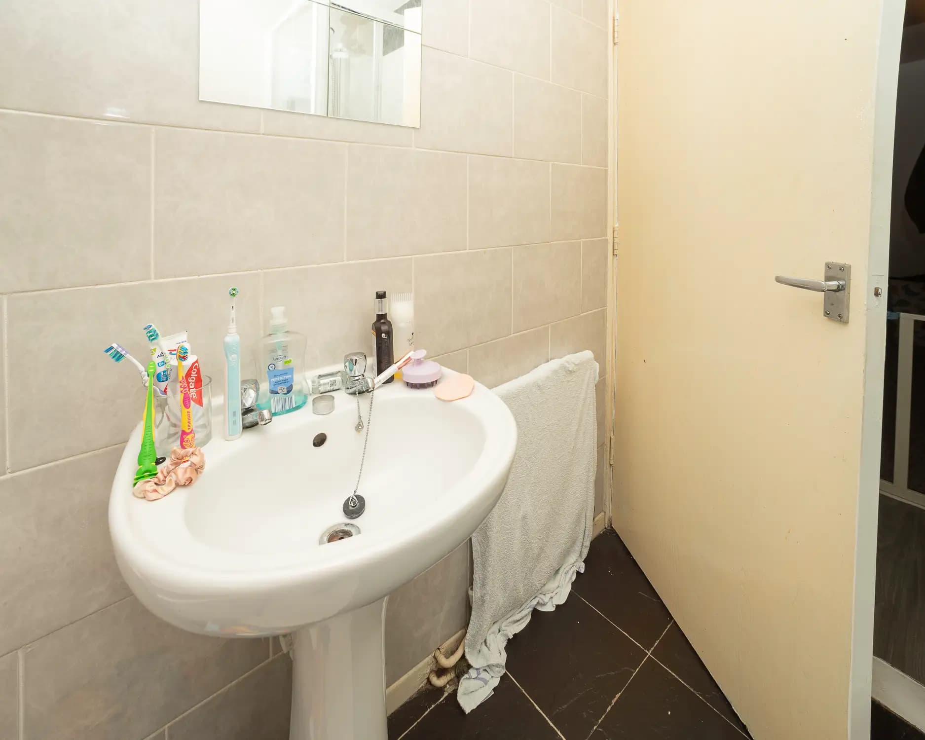 property photo 9 of 13